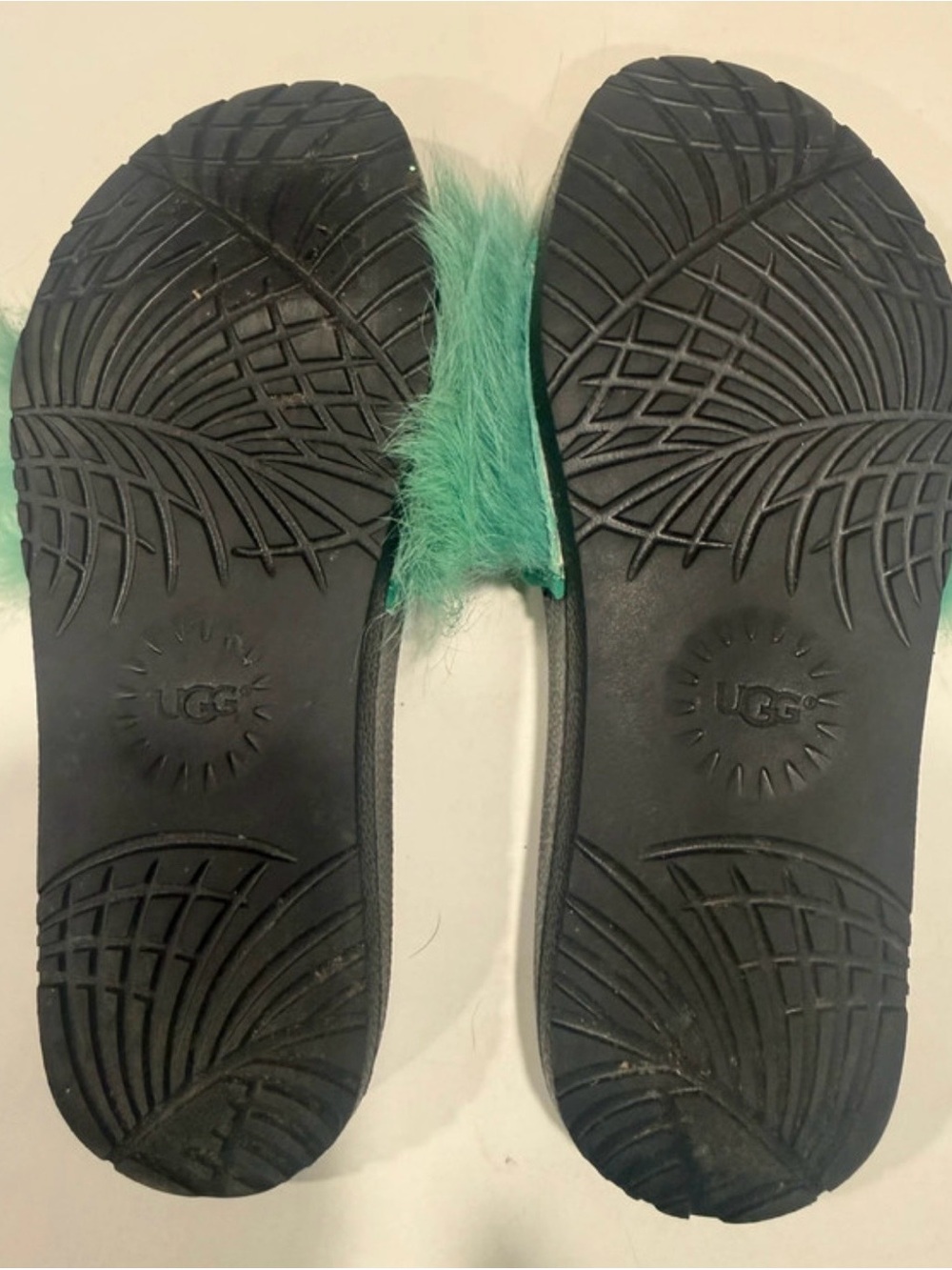 NWT SIZE 9 UGG slides - Picture 3 of 7